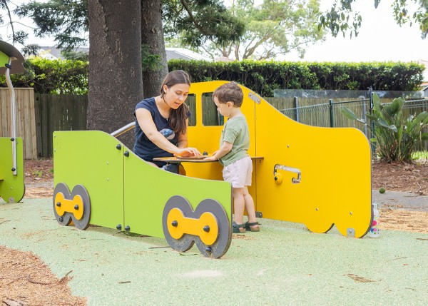 Vagón inkluzívny J2695 detské ihriská tematické herné zariadenia city obrázok fotografia