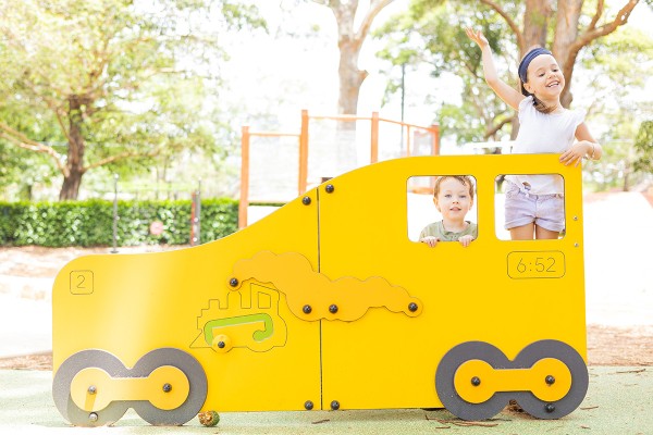 Vagón inkluzívny J2695 detské ihriská tematické herné zariadenia city obrázok fotografia
