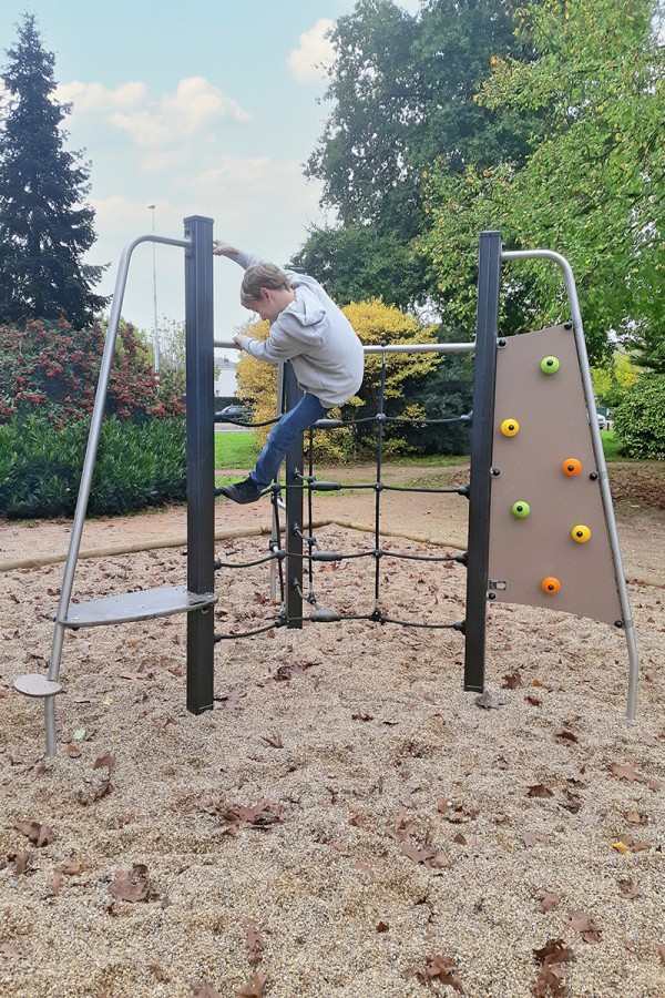 Tripod J3800-M detské ihriská zariadenia pre rovnováhu a lezenie zariadenia pre rovnováhu a lezenie obrázok fotografia